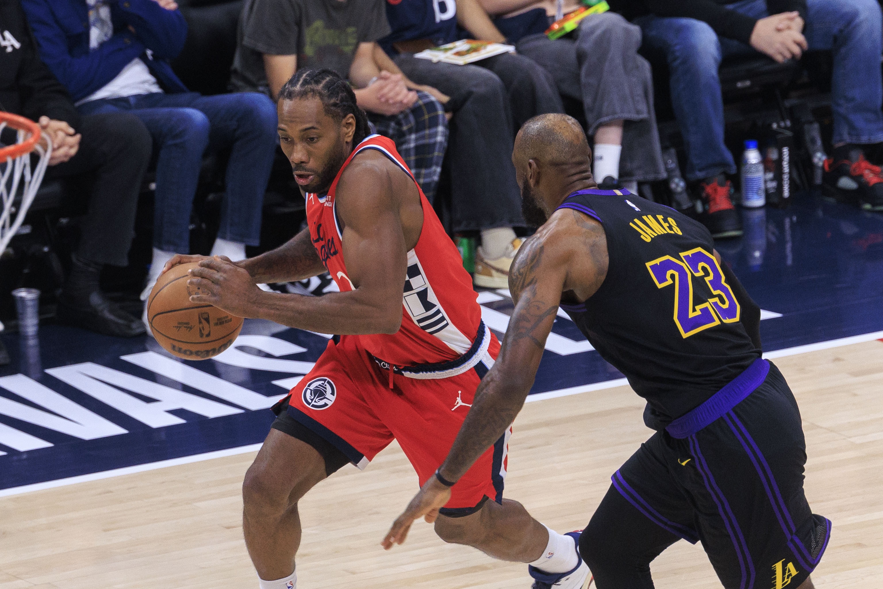 乐鱼官网-小卡：泰伦·卢起初不信我能场均出手12三分 我说你等着瞧吧