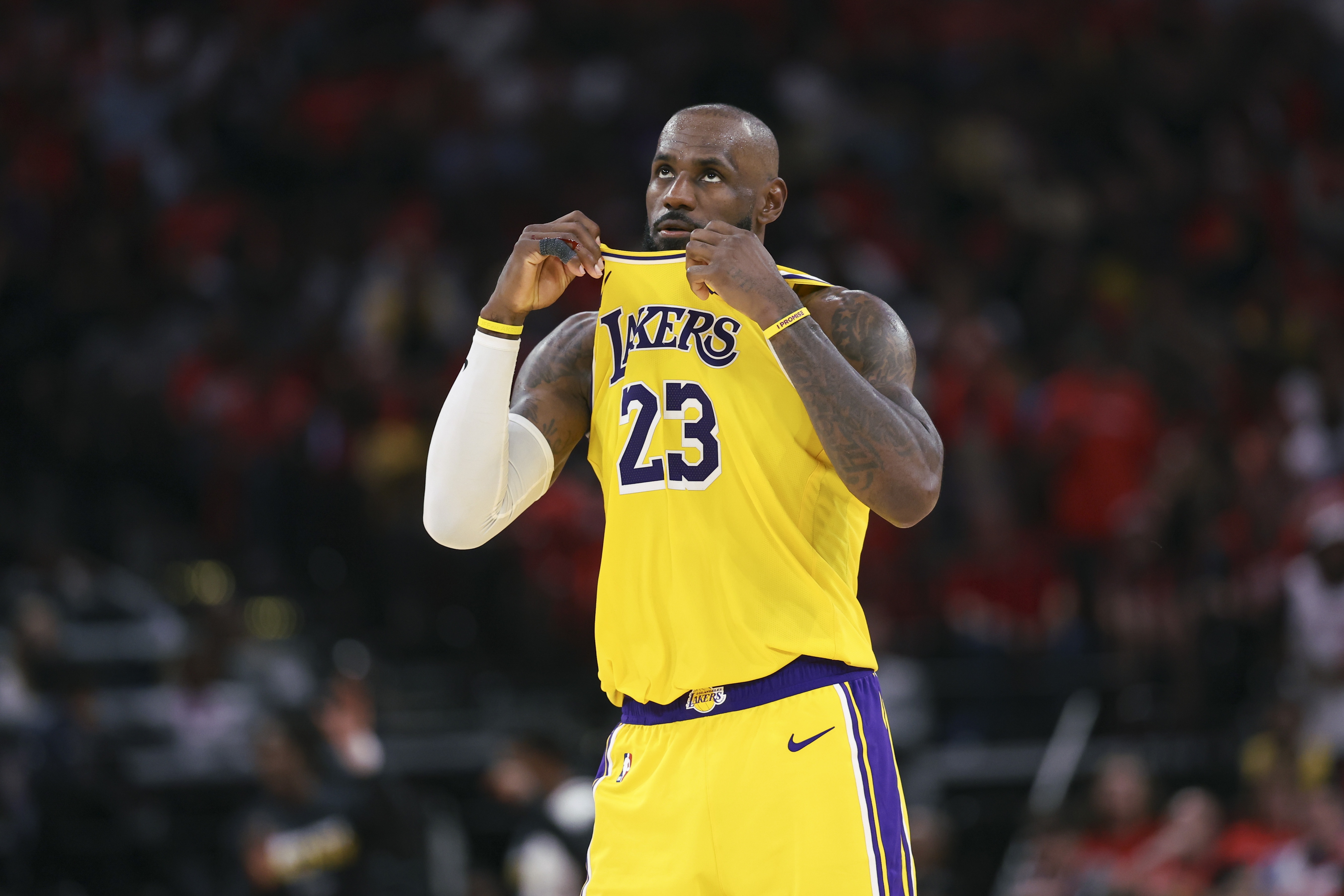 乐鱼官网-麦基：如果你了解詹姆斯的话就知道他会保存体力 在关键时刻发力